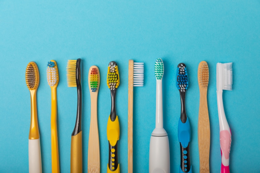 group of toothbrushes for traveling with your toothbrush
